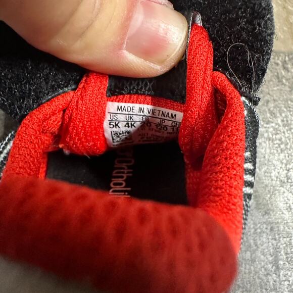 Adidas Disney Mickey Mouse Black White Red D96916 Toddler Kids Sz 5K 5C - Picture 3 of 16